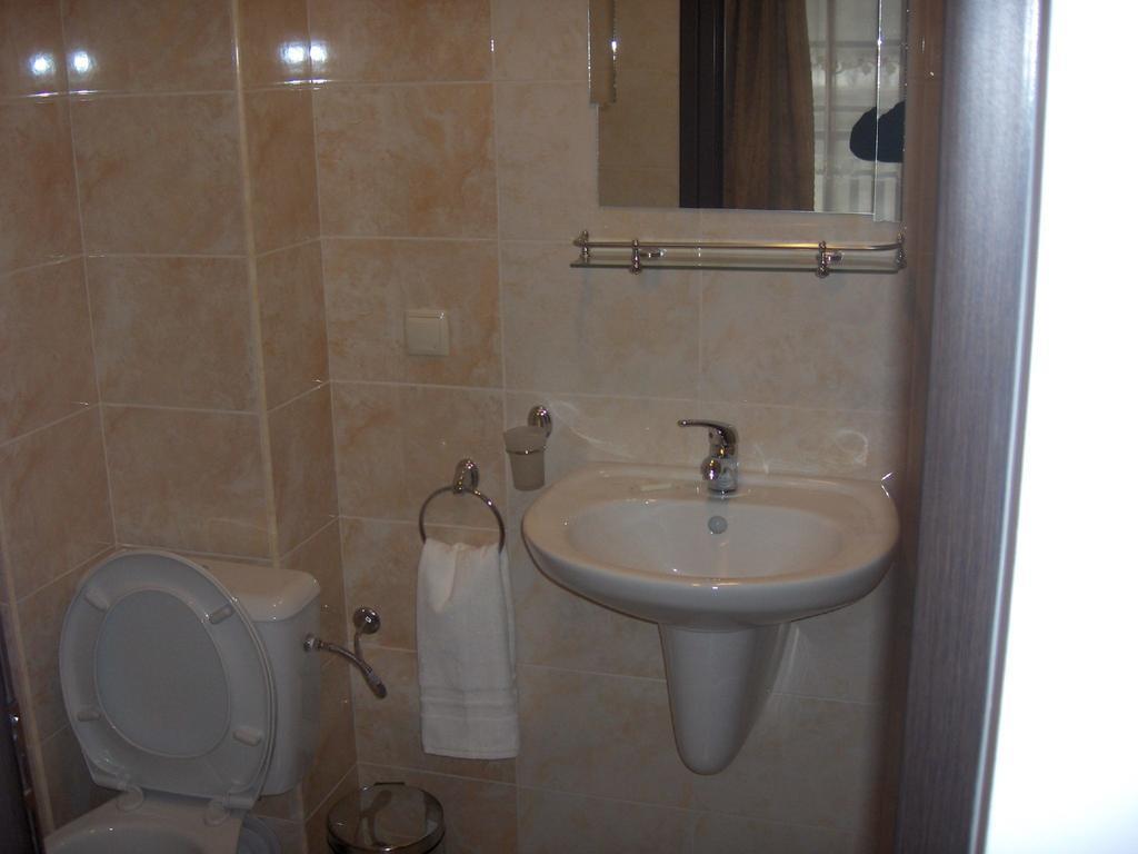 Отель Krasteva House Берковица Номер фото