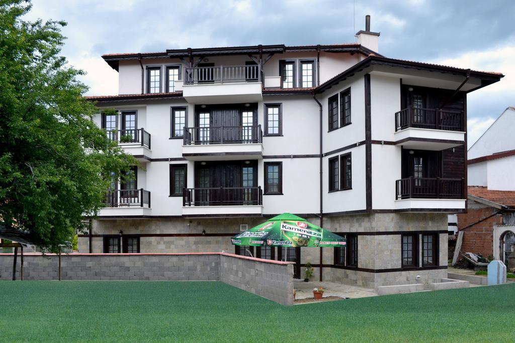 Отель Krasteva House Берковица Экстерьер фото